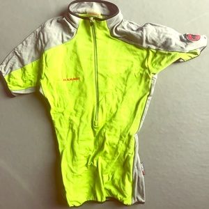 Mammut top with zipper